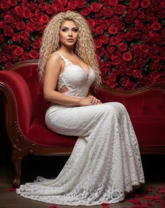 Escort - ADRIANA - Ibiza Tops